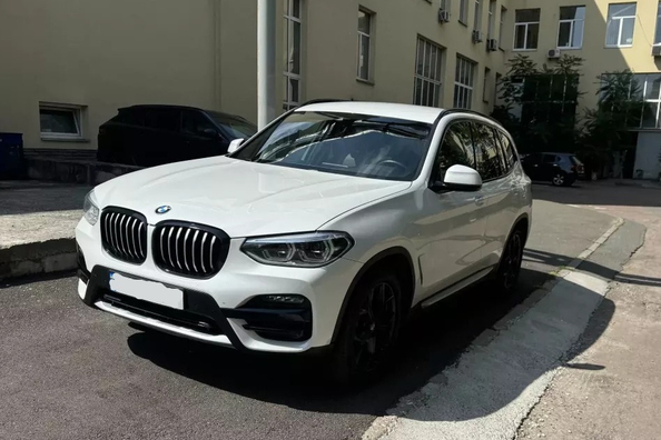 Anti-Chrome: A Modern Exterior Tuning Trend That Redefines Vehicle Perception Photo 2