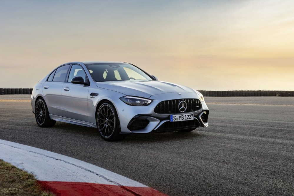 Review: Mercedes-Benz C-Class AMG C 63 SE Performance (W206) – Dynamic Plug-in Hybrid in the Premium Segment