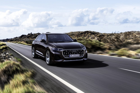 Audi Q8 60 e Plug-in Hybrid Review: Luxury SUV with Hybrid Efficiency Photo 3