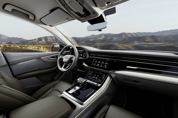 Audi Q8 60 e Plug-in Hybrid Review: Luxury SUV with Hybrid Efficiency Photo 6