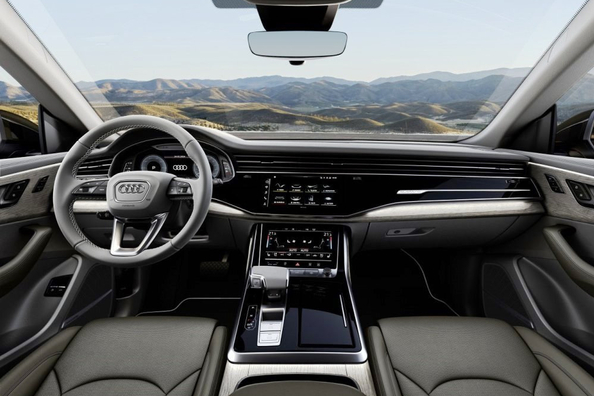 Audi Q8 60 e Plug-in Hybrid Review: Luxury SUV with Hybrid Efficiency Photo 5