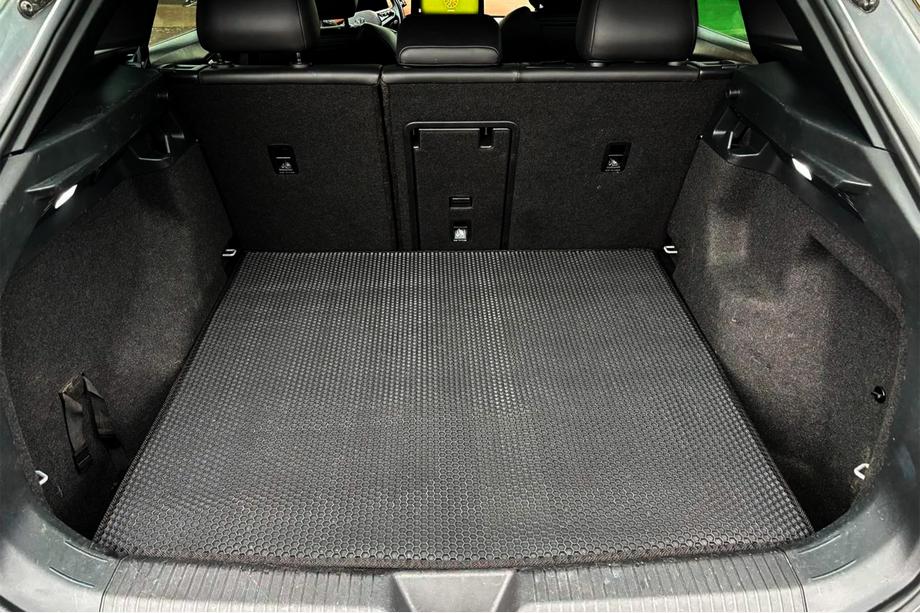 Volkswagen ID.4 2020- Rubber trunk mat Carsuit V2 (black) Photo 1