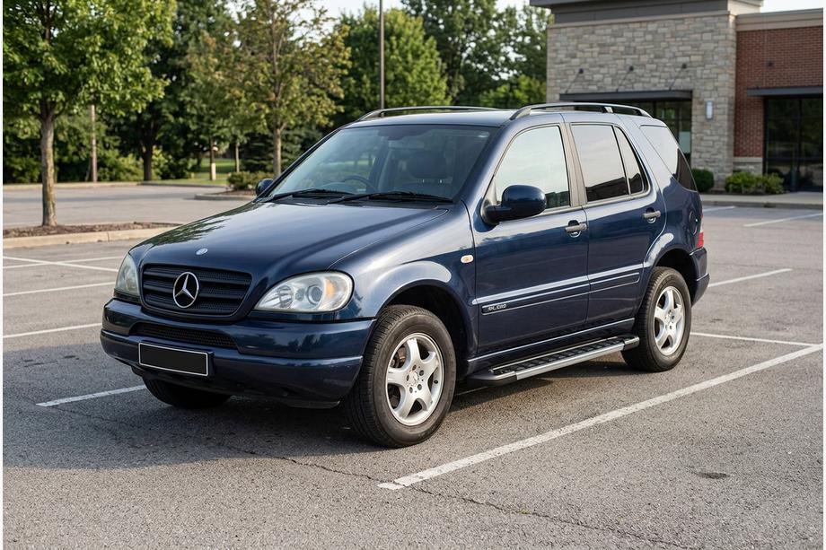 Mercedes ML W163 1997-2005 Side Steps RedLine V1 (2 pcs, Aluminum) Image