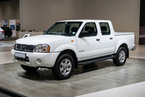Nissan NP300 1999-2015 Side Steps Allmond Black (2 pcs, Aluminum) photo 1