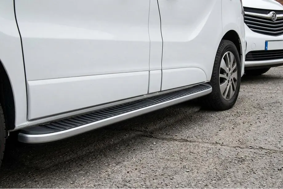 Renault Trafic 2001–2015 Side Steps Tayga Grey (2 pcs, Aluminum) Image