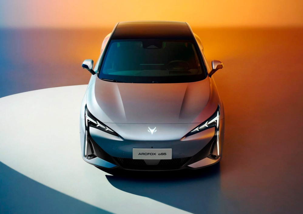 Arcfox S5 Review: Electric Sedan for Dynamic Driving