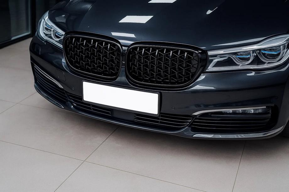 BMW 7 Series G11/G12 2015-2022 Diamond Black Kidney Grilles (2016-2019, Gloss Black) Photo 1