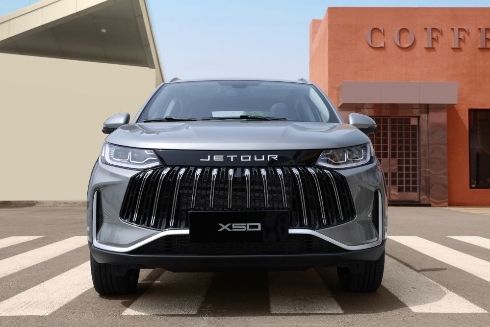 Jetour X50: Compact Crossover for Urban Driving