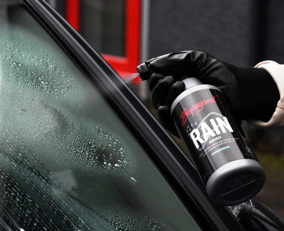 When to Apply Rain Repellent on Car Glass and How to Get the Best Effect