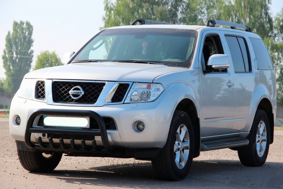 Nissan Navara 2006-2015 Bull Bar WT008 Black (Stainless Steel) Image