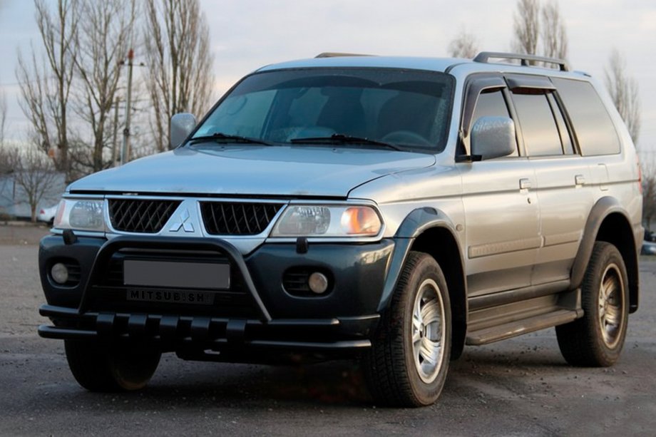 Mitsubishi Pajero Sport 1996-2007 Front Bar ST015WT Black (Stainless Steel) Photo 1