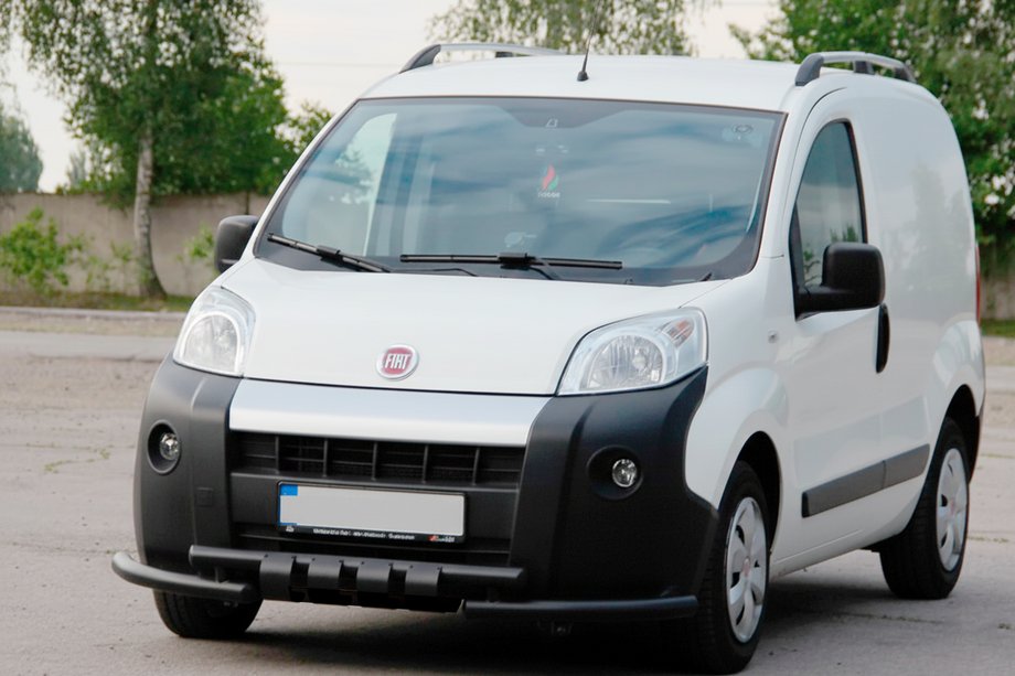 Fiat Fiorino/Qubo 2008-2024 Front Bumper Guard Shark Black (Stainless Steel) Image