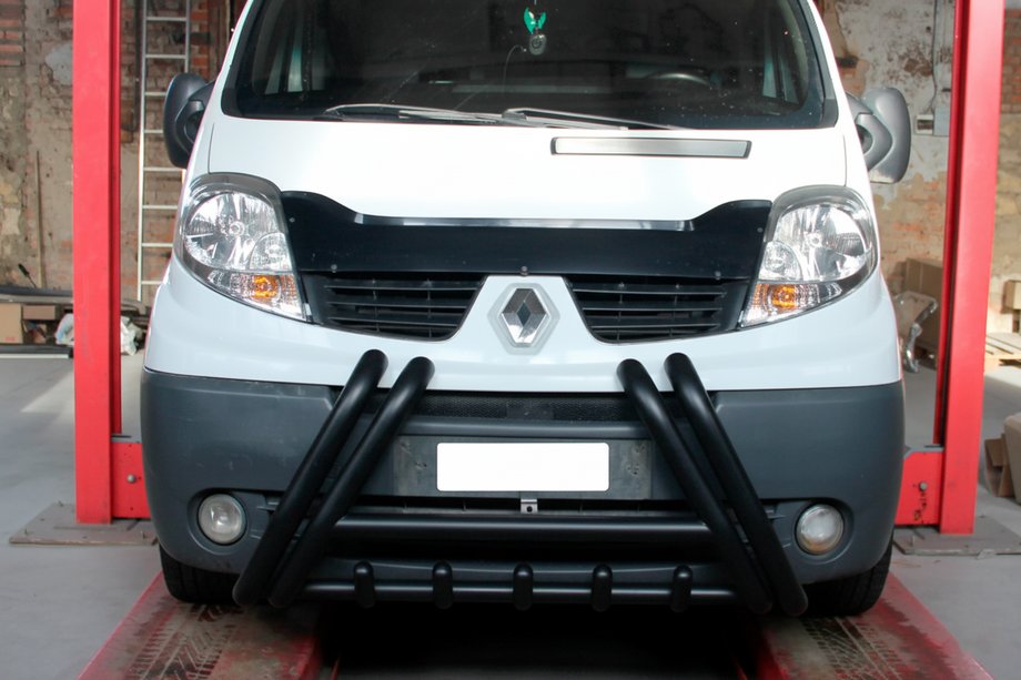 Nissan Primastar 2002-2014 Bull Bar F1-01 Black (Stainless Steel) Image