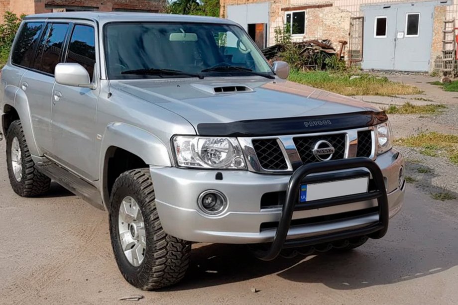 Nissan Patrol Y61 1997-2011 Bull Bar QT007 Black (Stainless Steel) Photo 3