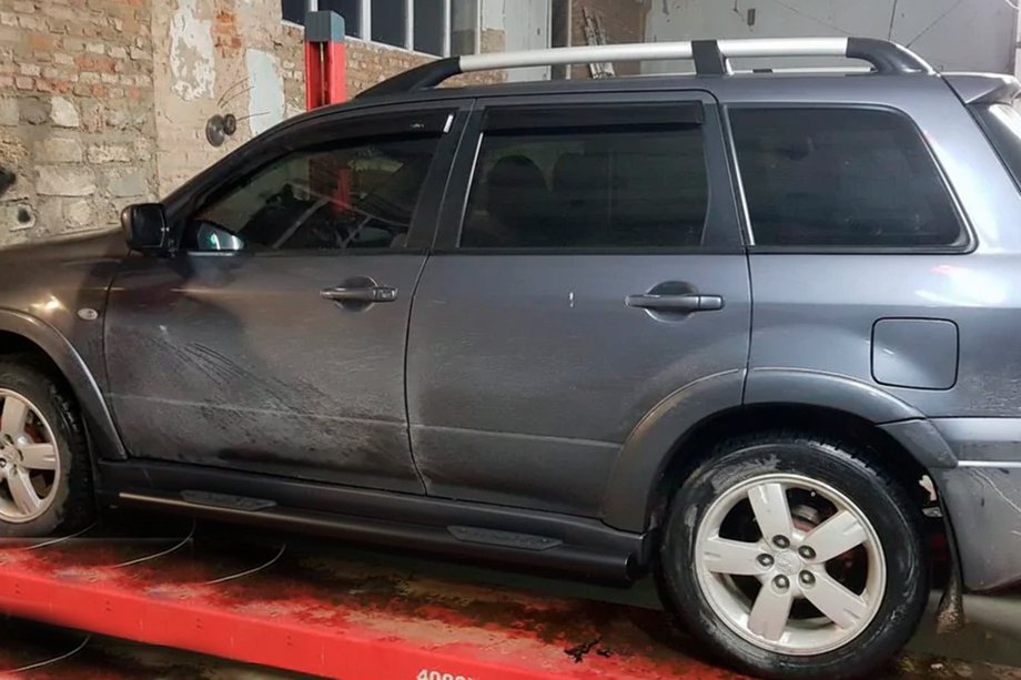 Mitsubishi Outlander 2001-2006 Side Bars Black (2 pcs, stainless steel) Image