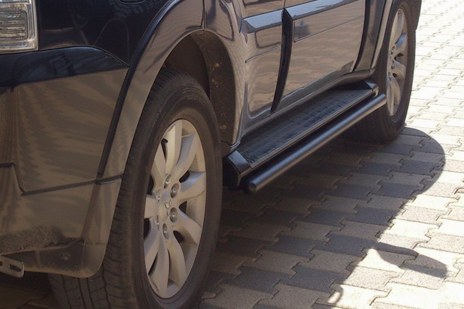 Mitsubishi Pajero Wagon IV 2006-2021 Side Bars Black (2 pcs, Stainless Steel) Image