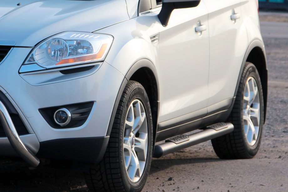 Ford Kuga 2008-2013 Side Steps Straight Black (2 pcs, Stainless Steel) Image