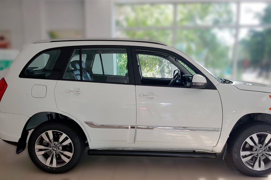 Chery Tiggo 3 2005- Side Bars Black (2 pcs, stainless steel) Image
