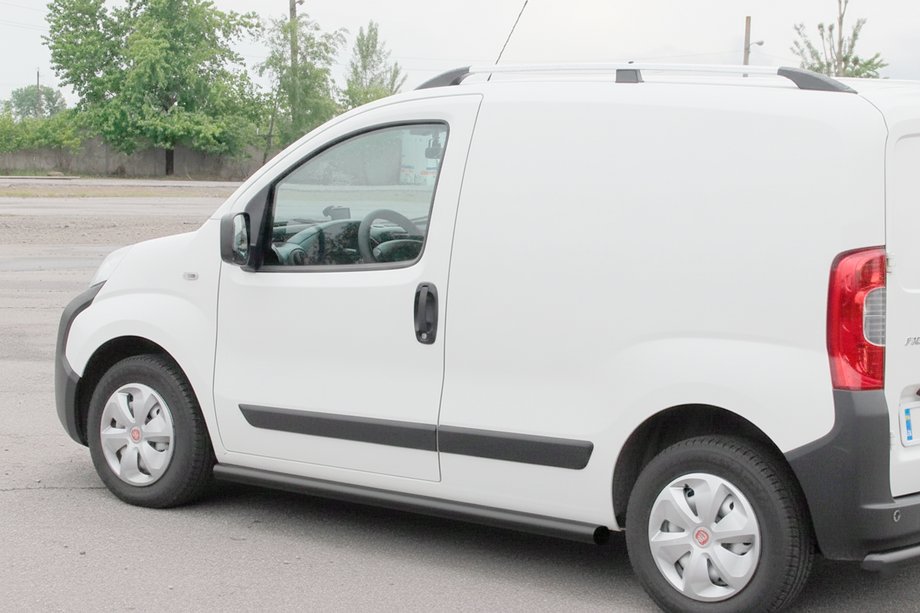 Fiat Fiorino/Qubo 2008-2024 Side Bars Ø60 Black (2 pcs, Stainless Steel) Image