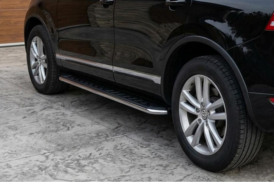 Volkswagen Touareg 2002–2010 Side Steps Maydos V1 (2 pcs, Aluminum & Stainless Steel) Image