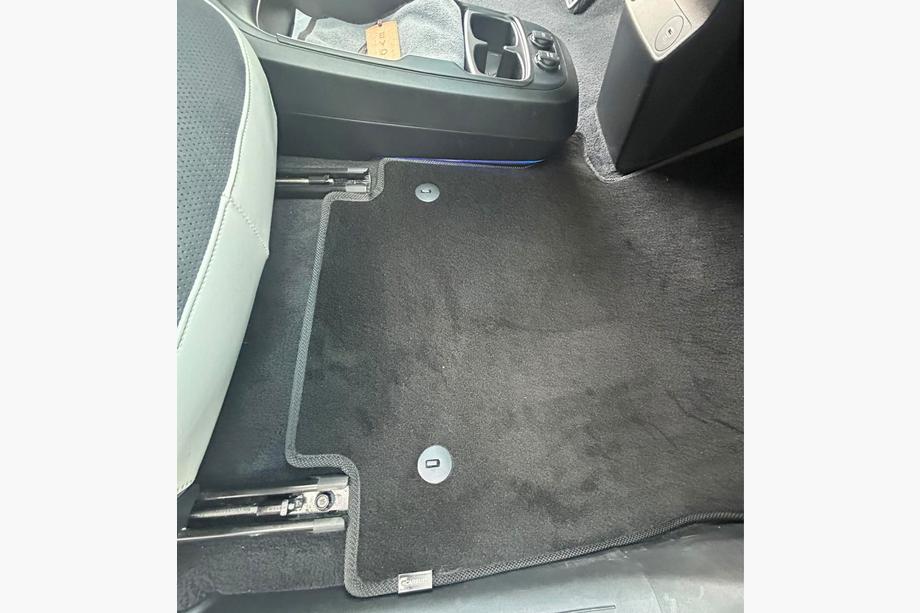 Kia EV6 2021- Textile Floor Mats Classic (Black) Image