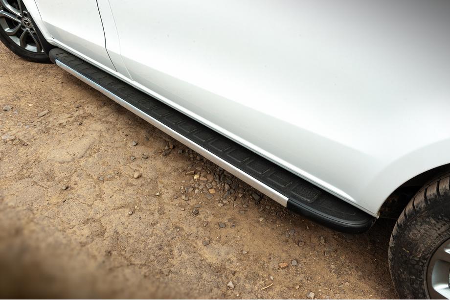 Mercedes Vito/V-class W447 2014- Side Steps Duru (2 pcs, Aluminum) Short and Medium Image