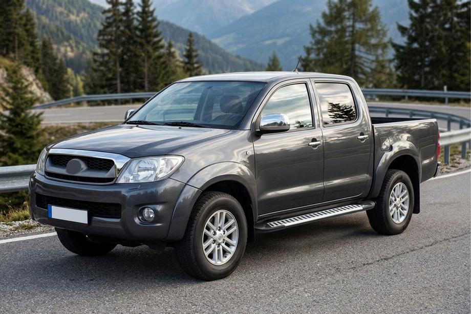 Toyota Hilux 2006-2015 Side Steps Line (2 pcs, Aluminum) Image