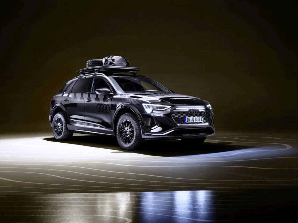 Review of the Audi Q8 e-tron edition Dakar