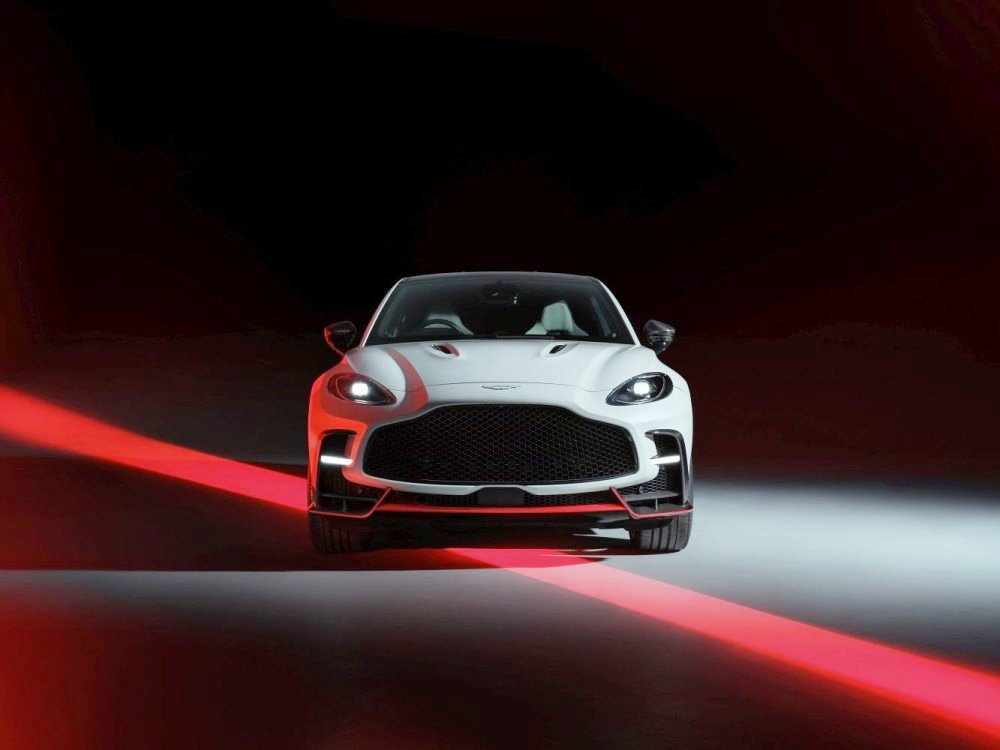 Aston Martin DBX S Review: the Ultra-Powerful Luxury SUV