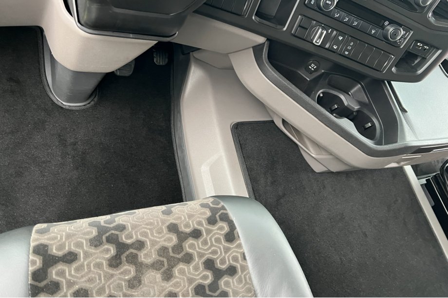 Scania R Series 2016– Textile Floor Mats Premium (Black) Photo 3