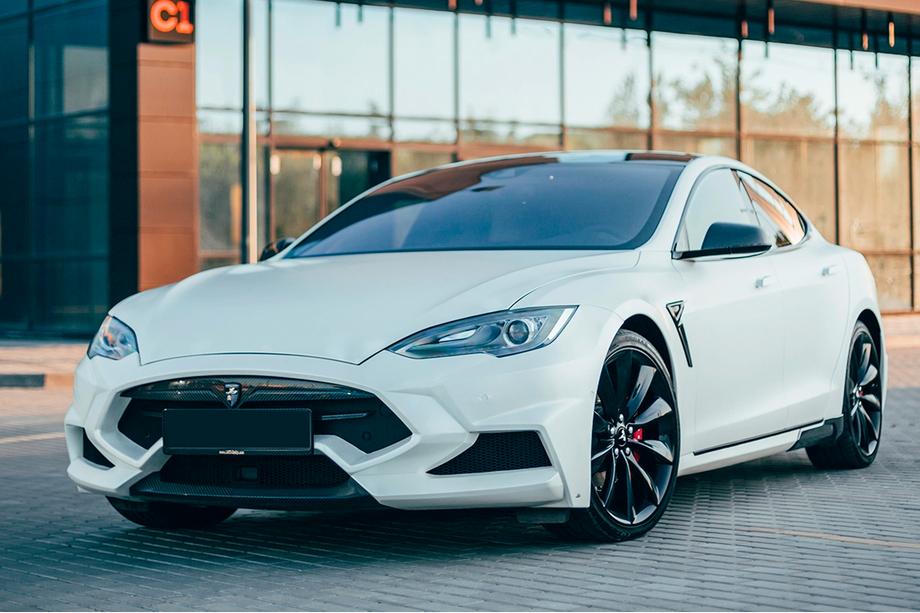 Tesla Model S 2012– LRT-Design Carbon Body Kit Image