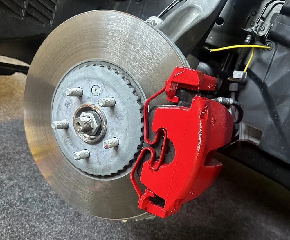 What’s the best way to paint brake calipers?