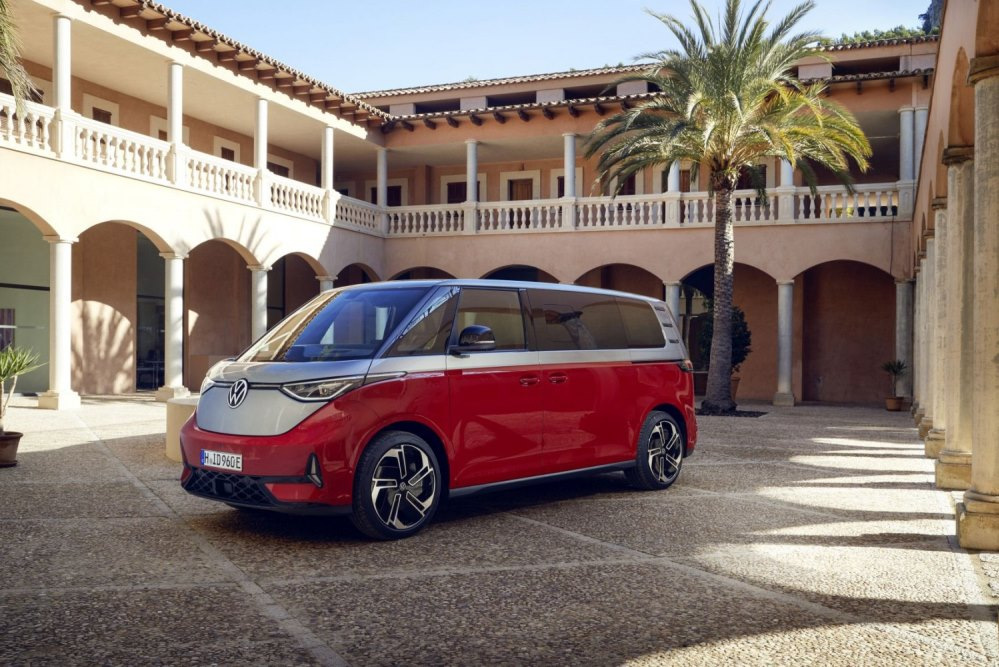 Review: Volkswagen ID. Buzz GTX (Long, 91 kWh) – The Most Powerful Electric Minivan