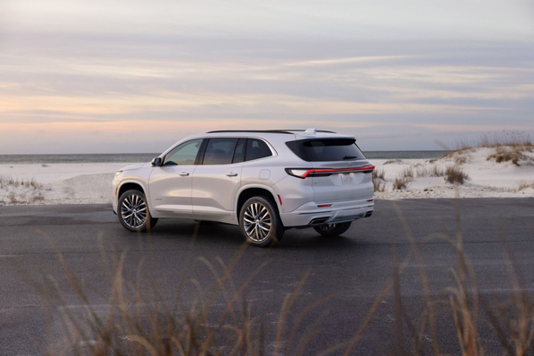 Buick Enclave III: Premium American crossover of the new generation Photo 3