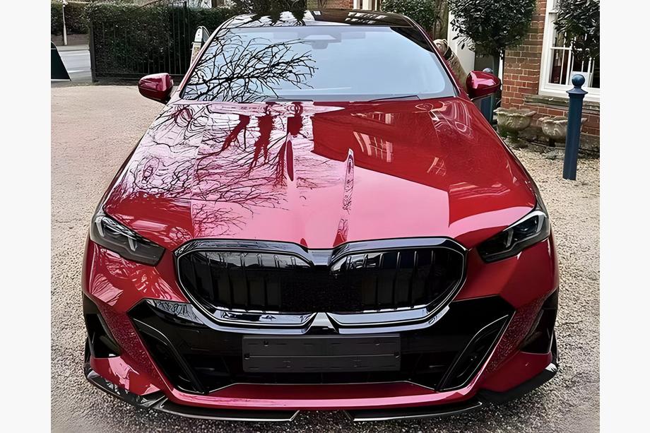 BMW 5/i5 Series G60/G60E/G61 2023- Front Bumper Lip Gloss Black (for M-Sport) Photo 2
