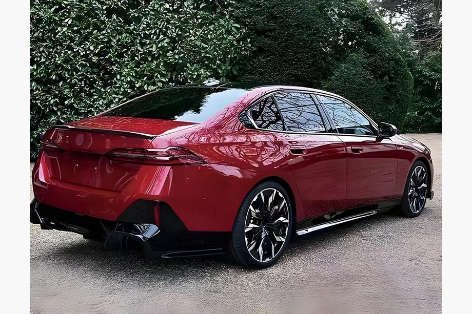 BMW 5/i5 Series G60/G60E/G61 2023- Door sill covers (for M-Sport side skirts) Image
