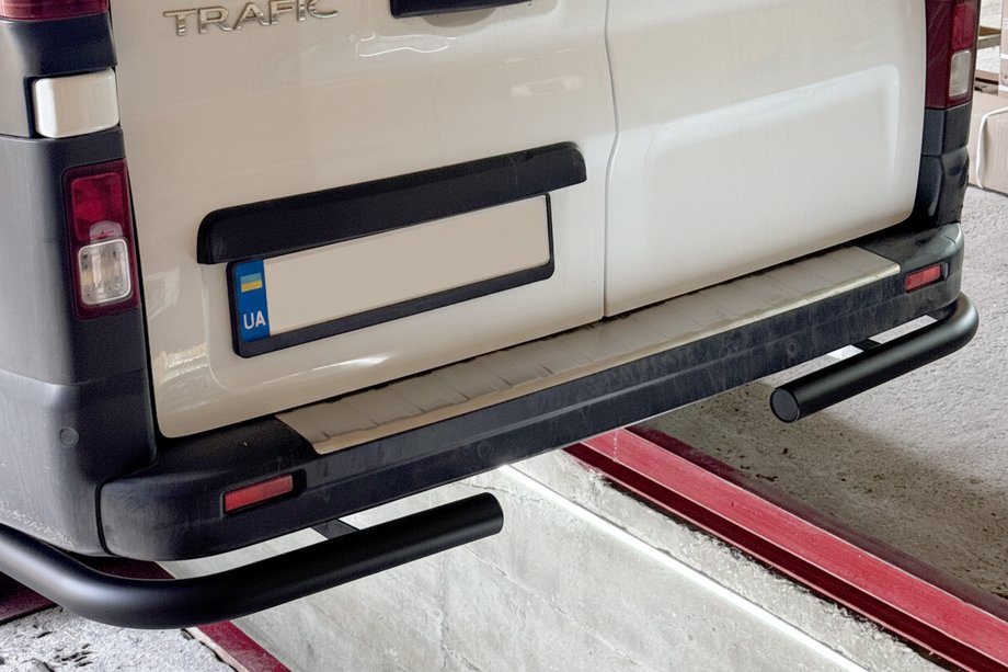 Renault Trafic 2015- Rear Corner Bars Black (2 pcs, stainless steel) Image