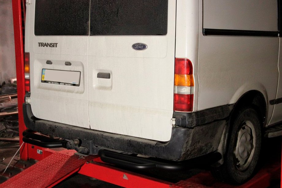 Ford Transit 2000–2014 Rear Protection Step AK-Special Black (Stainless Steel) Image