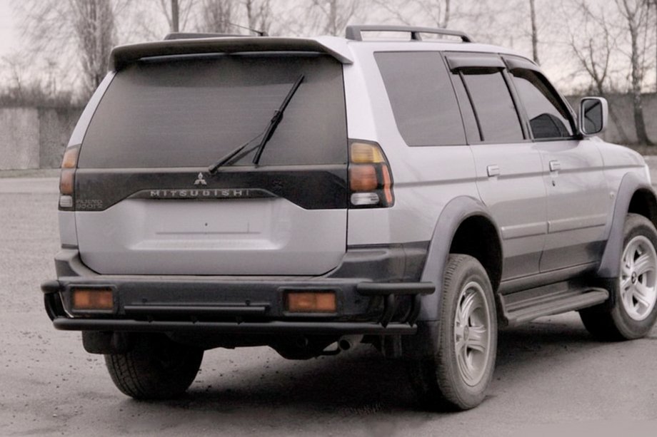 Mitsubishi Pajero Sport 1996-2007 Rear Guard AK005-2 Black (Stainless Steel) Photo 1