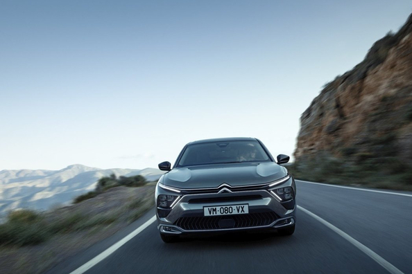 Citroën C5 X Hybrid Review: Comfortable Crossover with Mild Hybrid