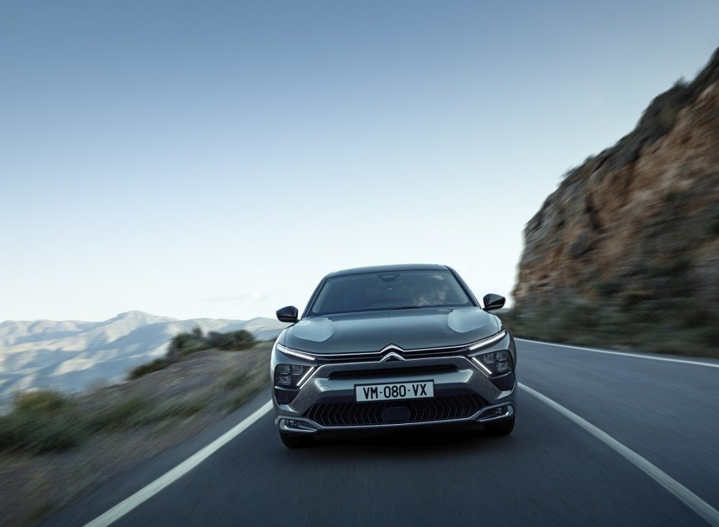 Citroën C5 X Hybrid Review: Comfortable Crossover with Mild Hybrid