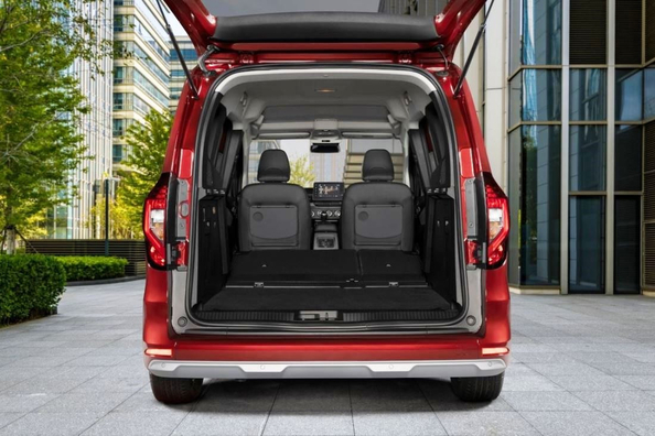 Nissan Townstar Review: Practical Compact Van for City and Family Photo 4