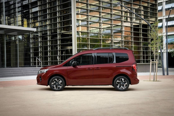 Nissan Townstar Review: Practical Compact Van for City and Family Photo 2