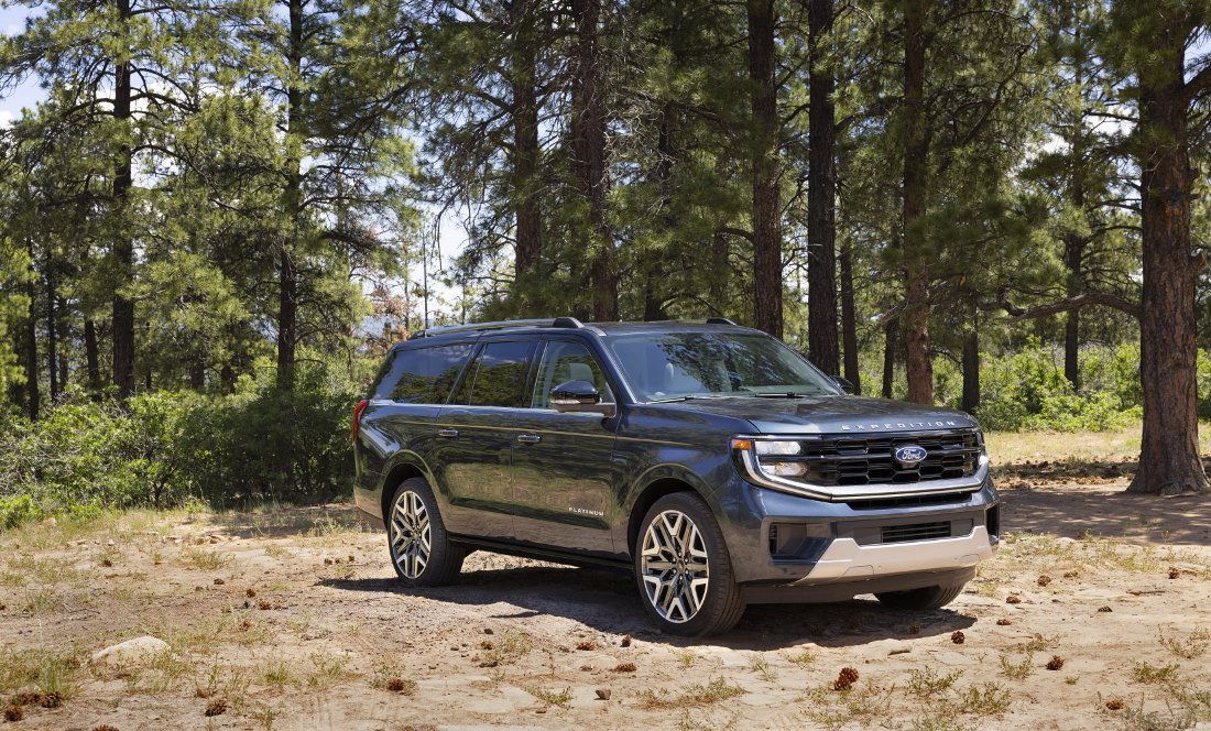 Ford Expedition MAX Review: Full-Size SUV for Family and Long Trips