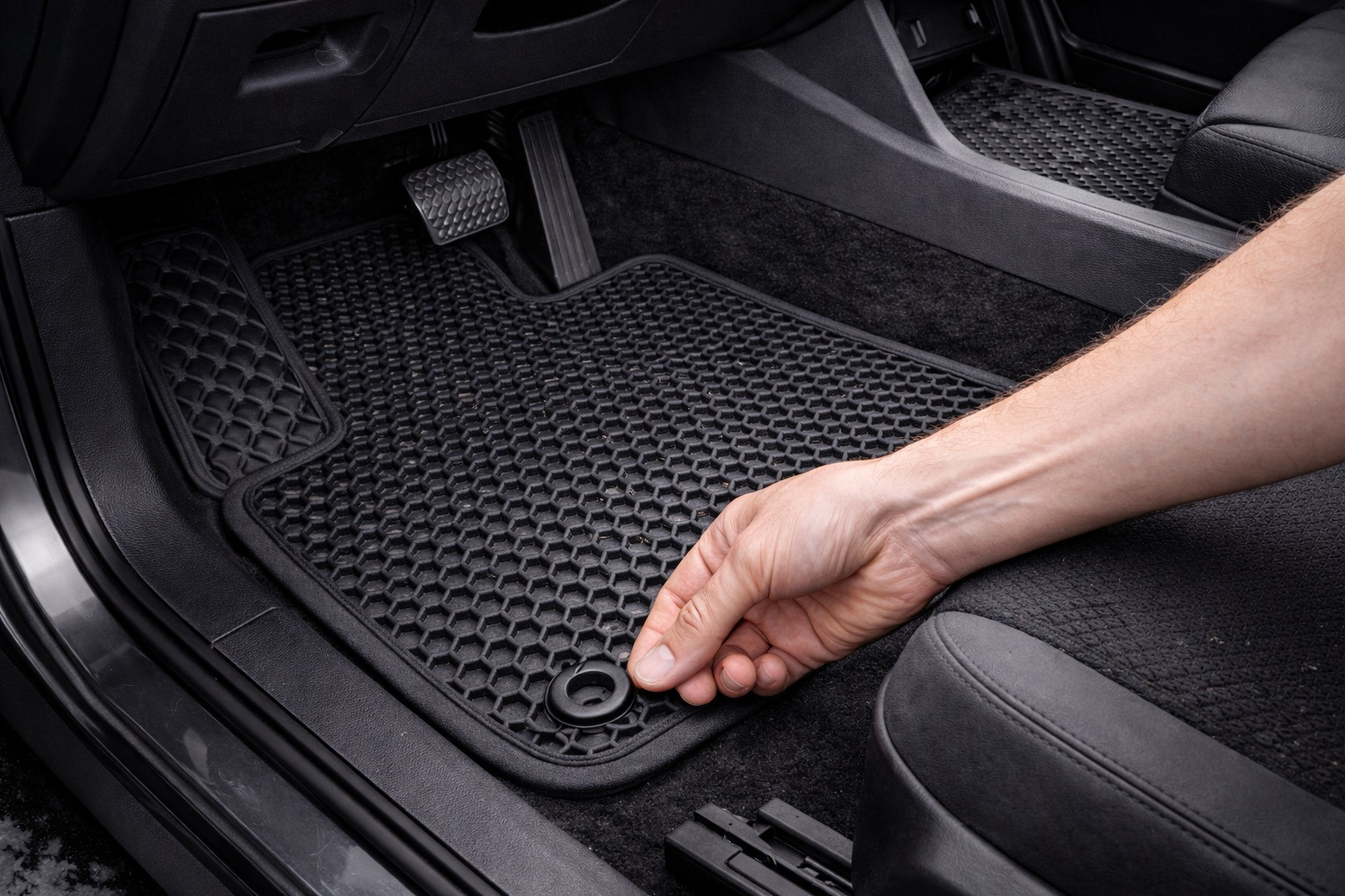 Floor mat near the pedals: install it right so it won’t interfere