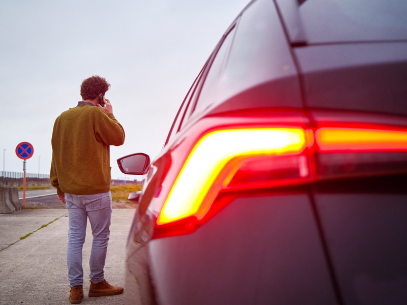 Why does a car alarm go off? Main causes and how to fix it