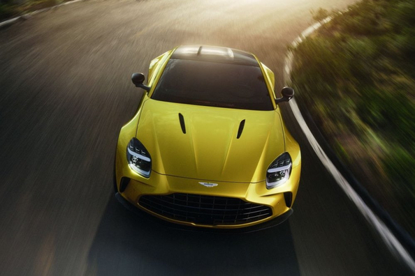 Review of the British sports car Aston Martin Vantage 2025