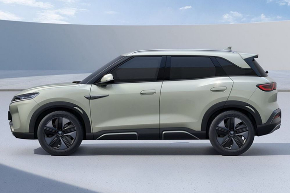 BYD Yuan Up Review: Specs, Trim Levels, Photos Photo 2