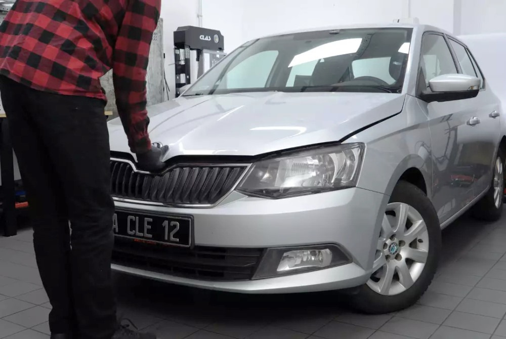 Skoda Fabia: How to open the hood – step-by-step guide