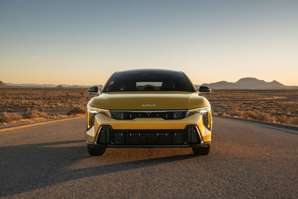 2026 Kia K4 Hatchback Review: a modern compact hatchback with space and technology Photo 4